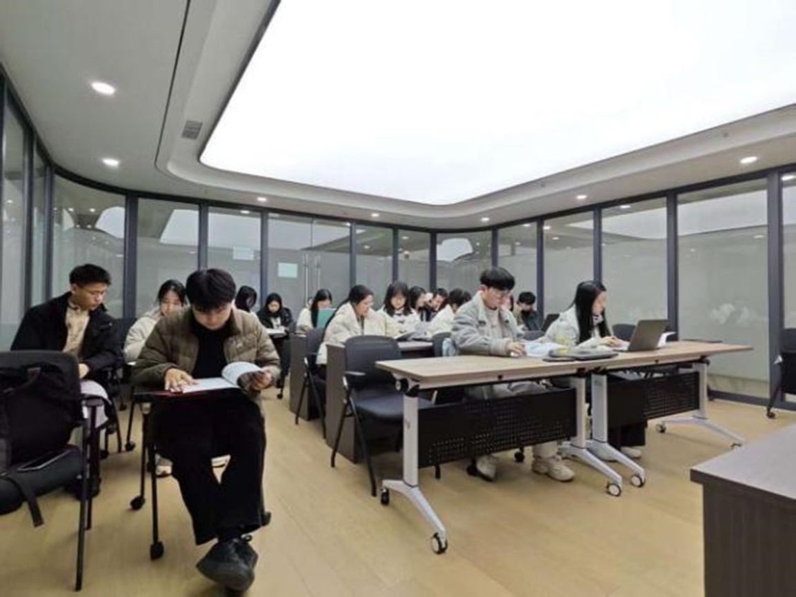 365上市公司官网开展党务工作专题培训会